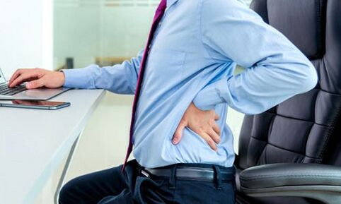 Schmerzen im unteren Rücken aufgrund von Prostatitis
